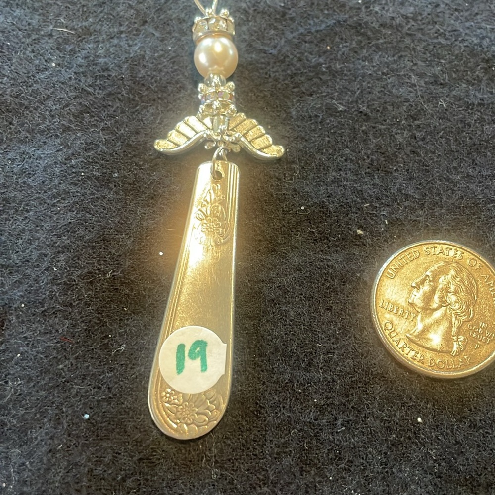Handmade ornate silver angel pendant/ornament. - Picture 4 of 4